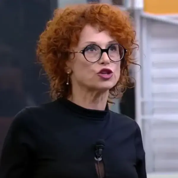 Grande Fratello, Beatrice Luzzi lascia la casa definitivamente? La verità sull’attrice