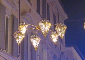 Luminarie di Via Condotti piacciono agli stranieri mentre i romani …