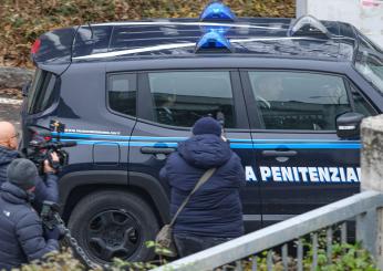 Torino, neonazista tenta di evadere dal carcere ma rimane incastrat…