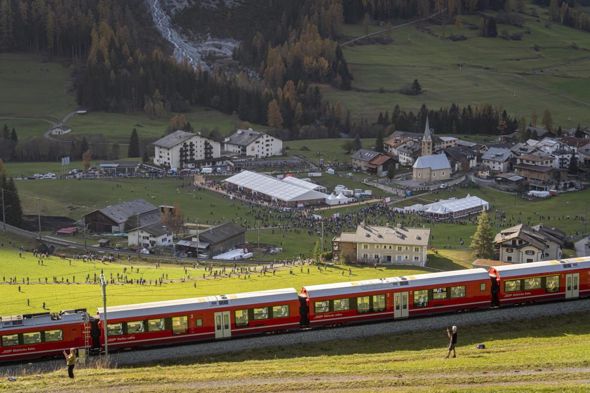 Maltempo, in Svizzera due treni deragliati