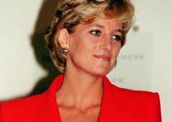 Lady Diana, all’asta il famoso maglione rosso con le pecore: ecco qual è il valore stimato