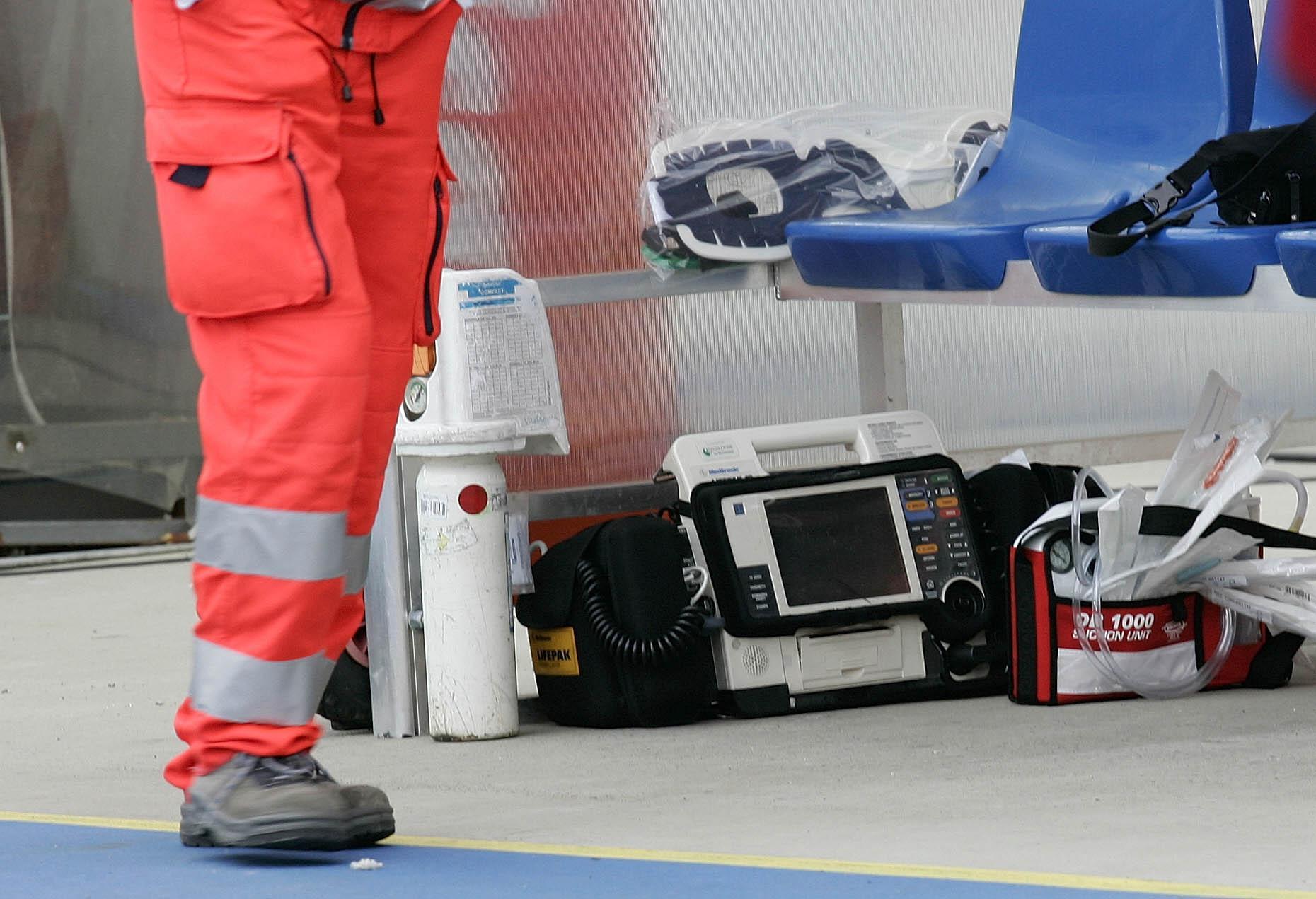 Milano, bambino cade in piscina: salvato con un massaggio cardiaco