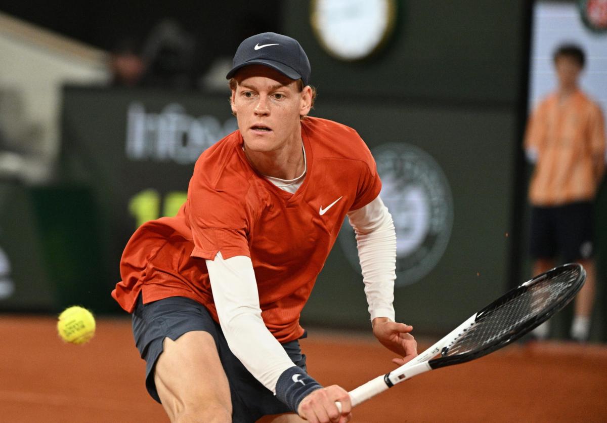 Jannik Sinner riscrive la storia: è il nuovo numero uno del ranking ATP! Decisivo il forfait di Novak Djokovic al Roland Garros