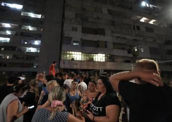 Napoli, crollo del ballatoio alla Vela Celeste di Scampia: 2 morti e 13 feriti, 7 sono bambini. La Procura indaga per disastro e omicidio colposo