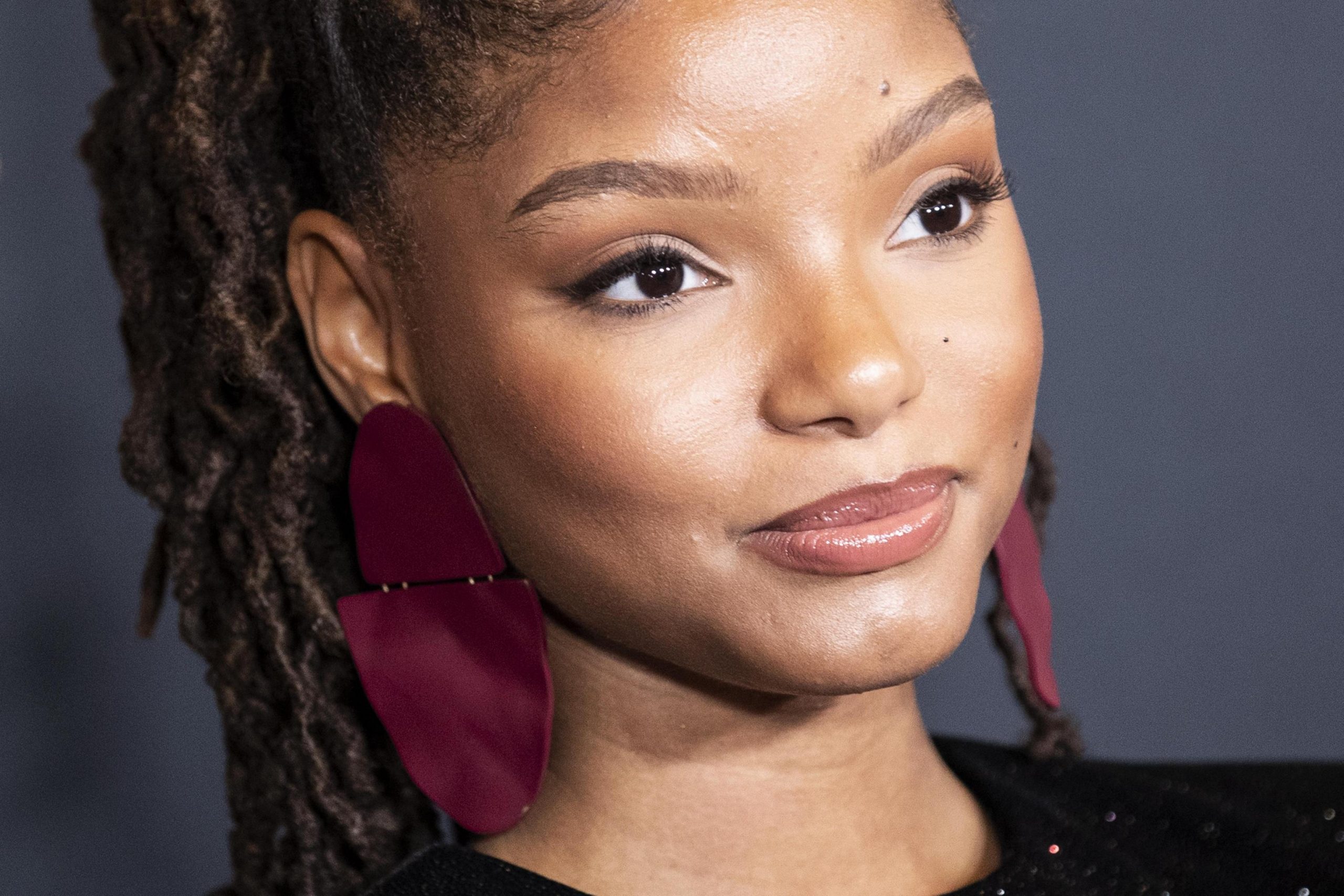 La Sirenetta Halle Bailey: le polemiche social sul colore della pelle •  TAG24