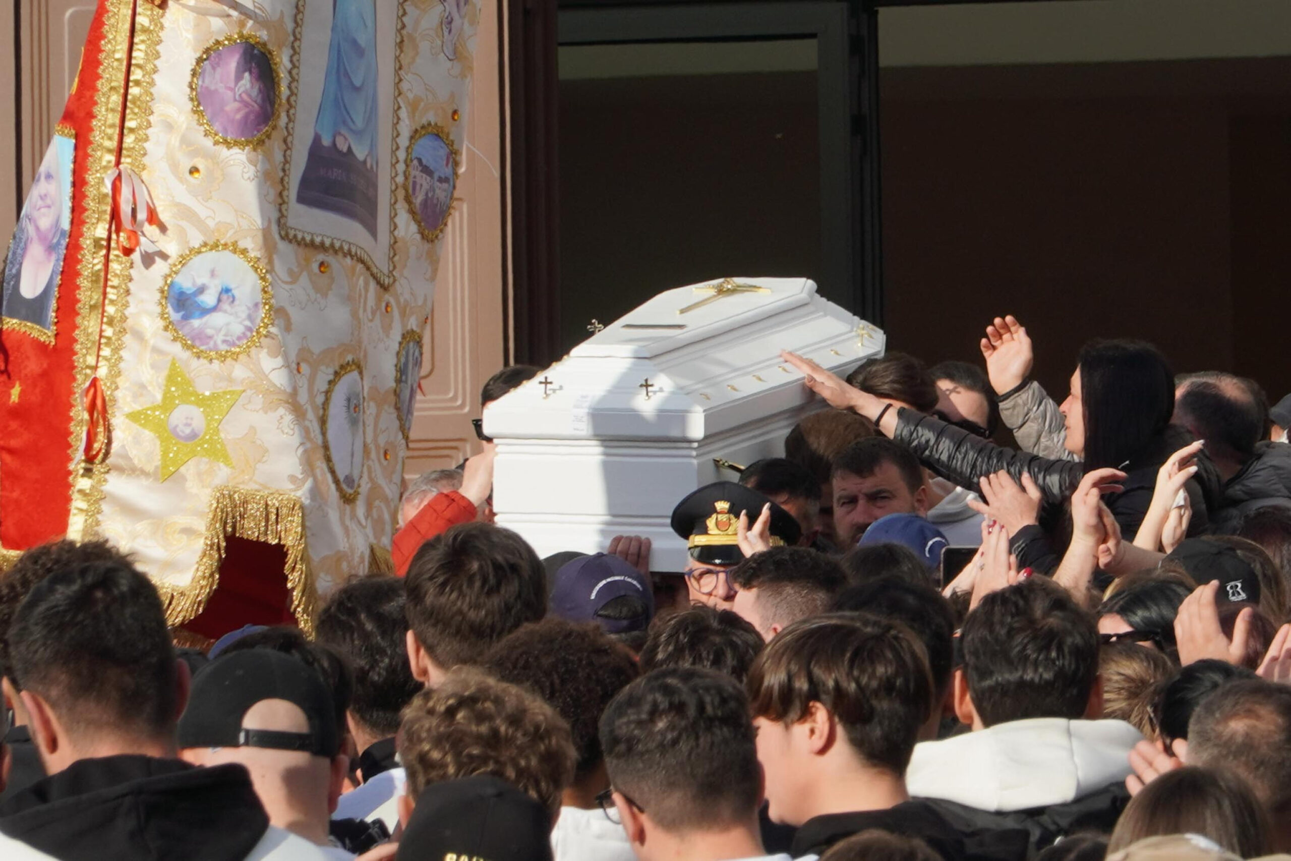 Funerali 18enne Napoli