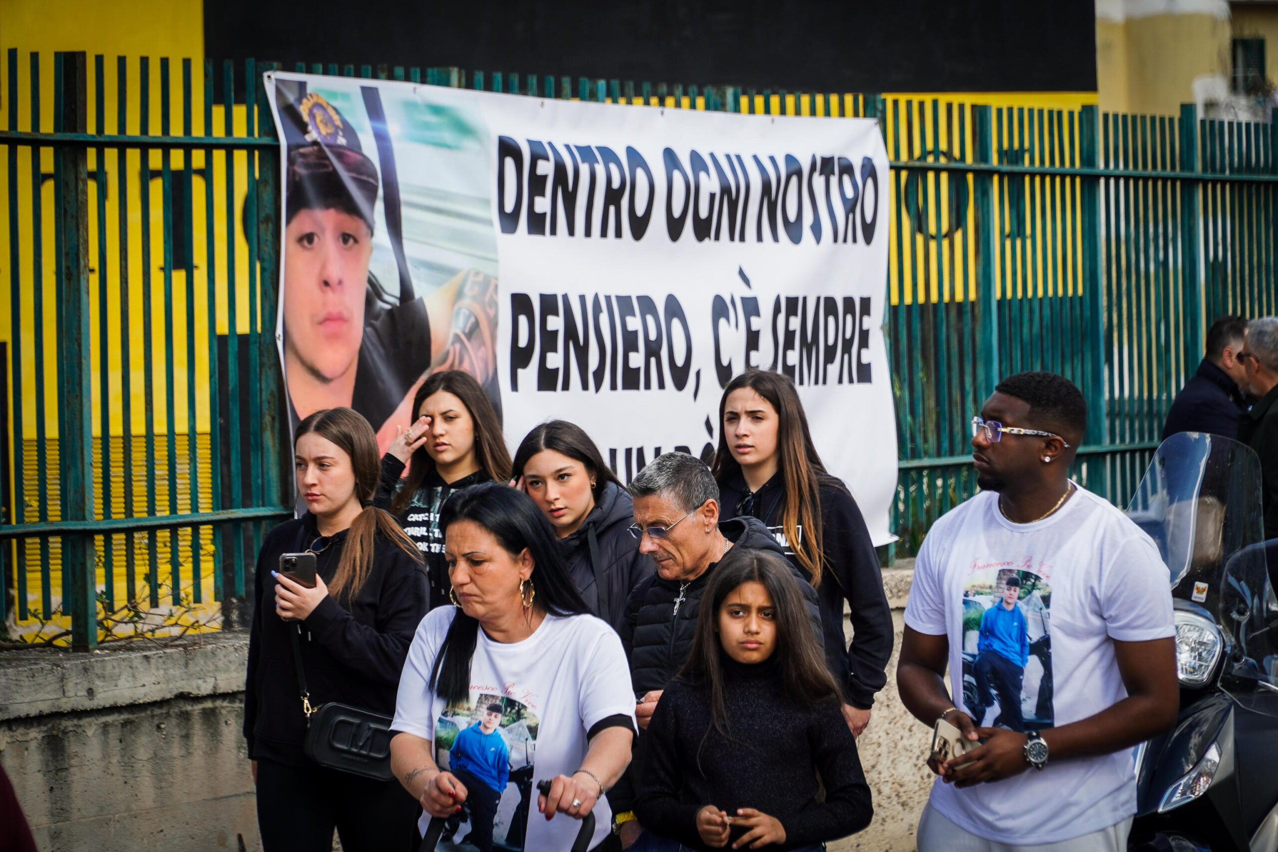 Funerali 18enne Napoli