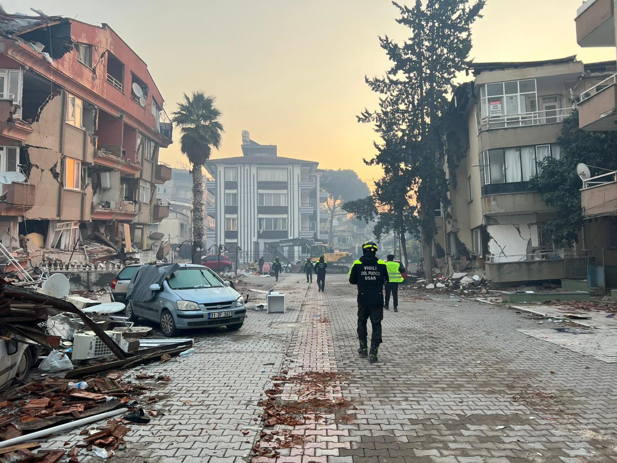 Vigili del fuoco italiani in aiuto per terremoto