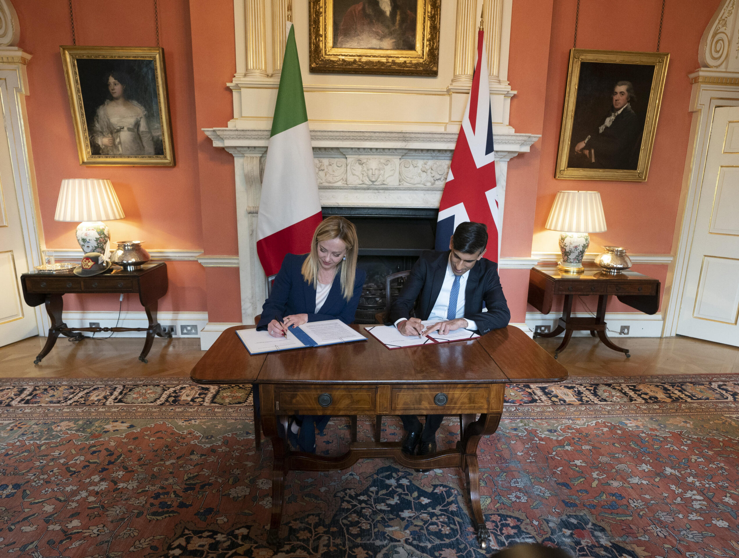 La firma del Memorandum d'intesa