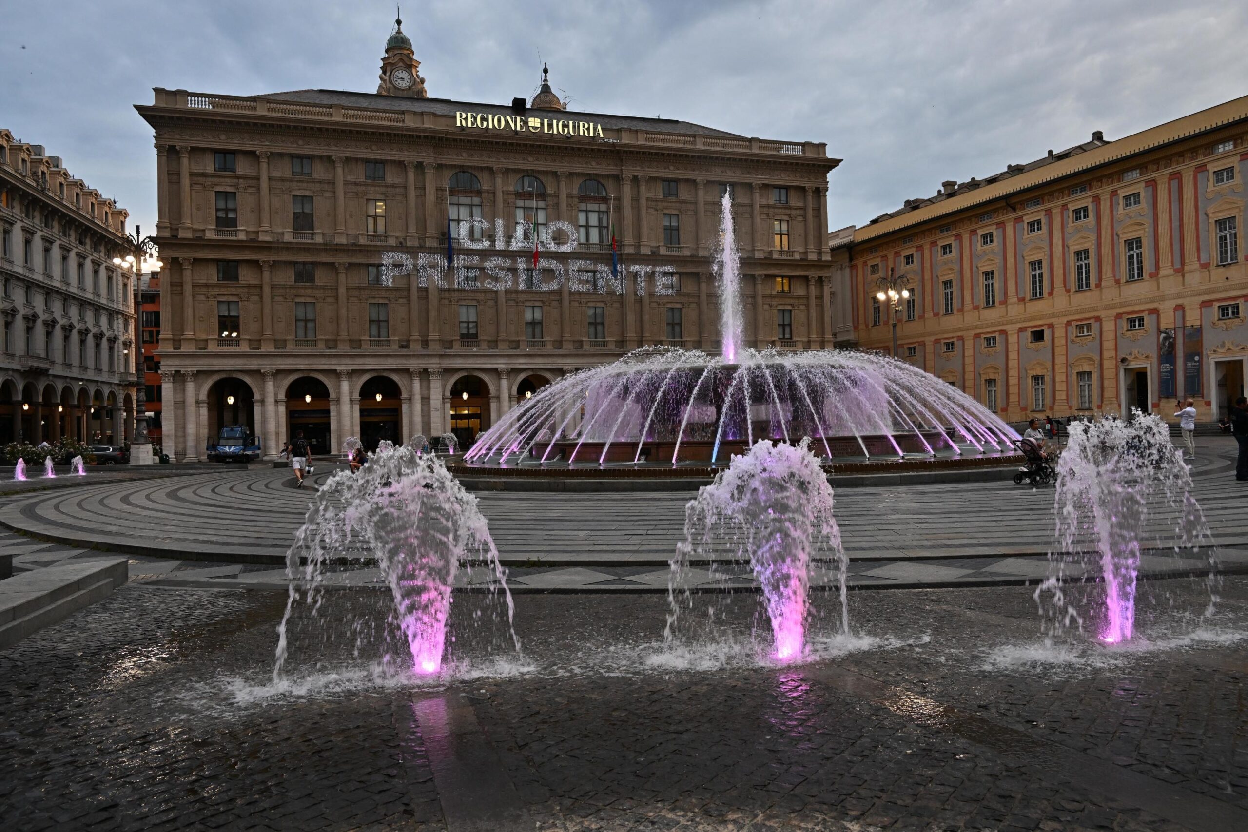 Il tributo della città di Genova e della regione Liguria