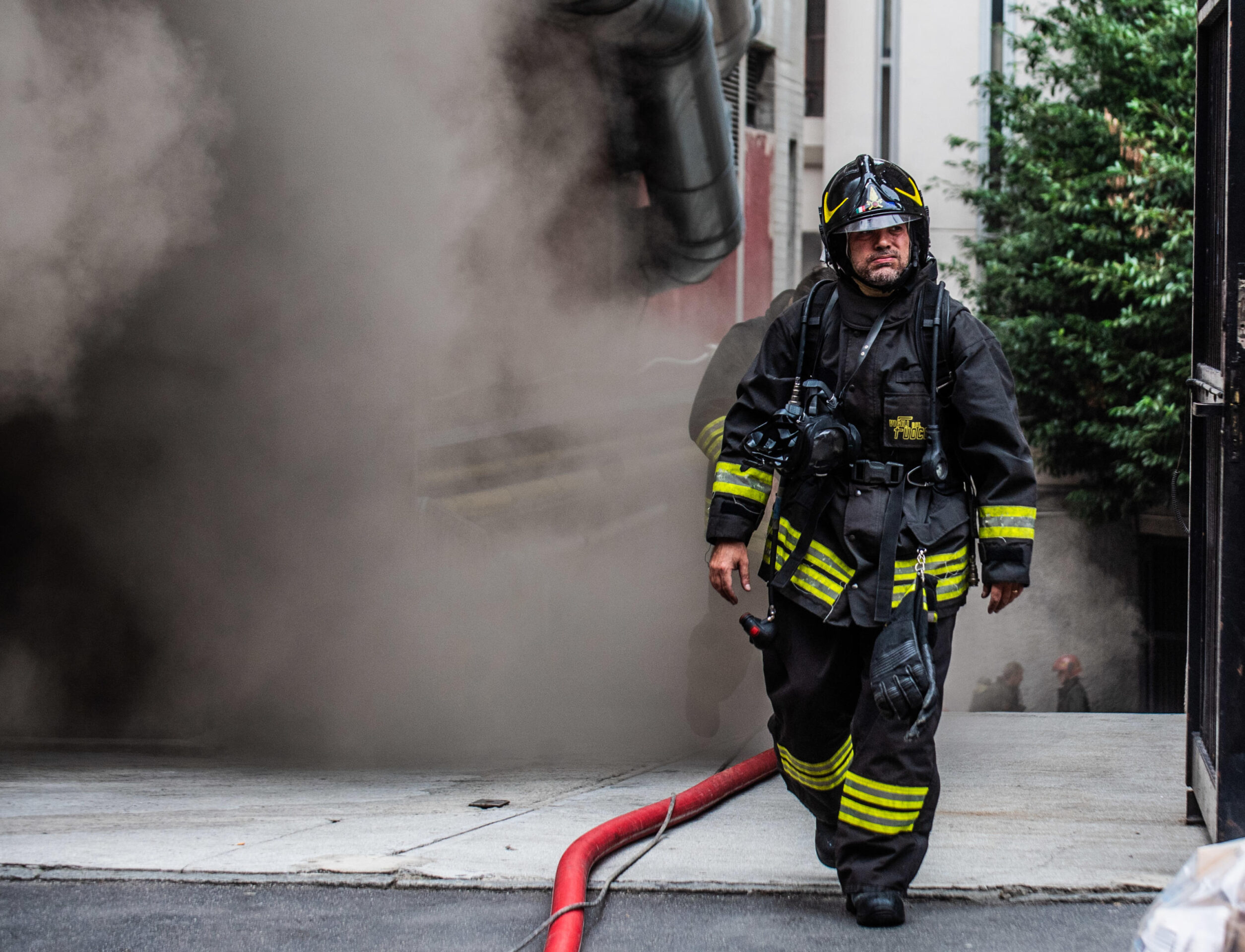 Fumo da una discoteca, vigili del fuoco al lavoro a Milano