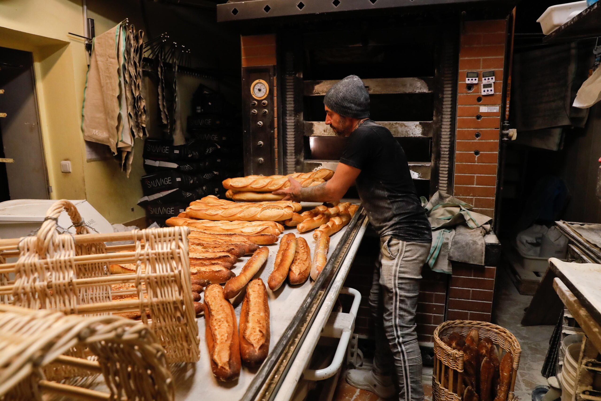 Arezzo sulle buste del pane la citazione di Mussolini la