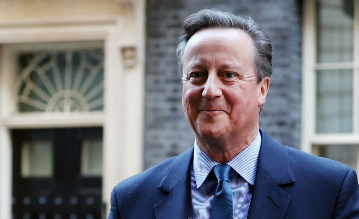 David Cameron dopo la Brexit ritorna come ministro degli Esteri: "M...