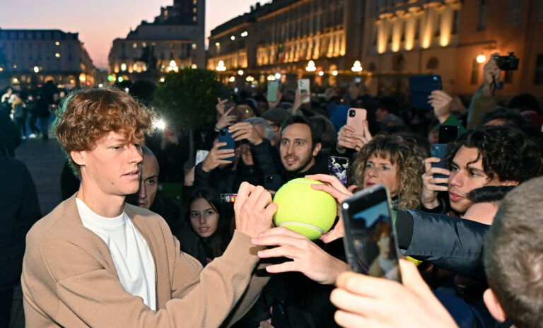 ATP Finals, le ultime su Sinner: Tsitsipas a rischio ritiro per inf...