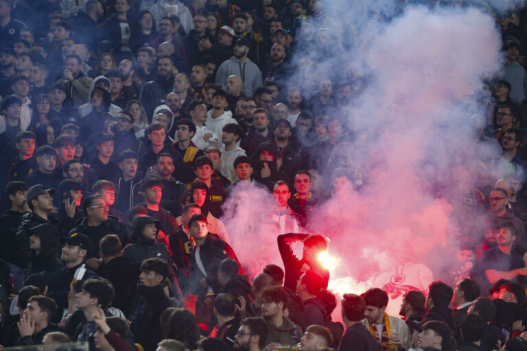 Lazio-Roma, il prepartita dei tifosi in attesa del derby: "Partita ...