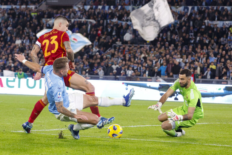 Lazio-Roma, le pagelle: Luis Alberto, che occasione mancata! La dif...