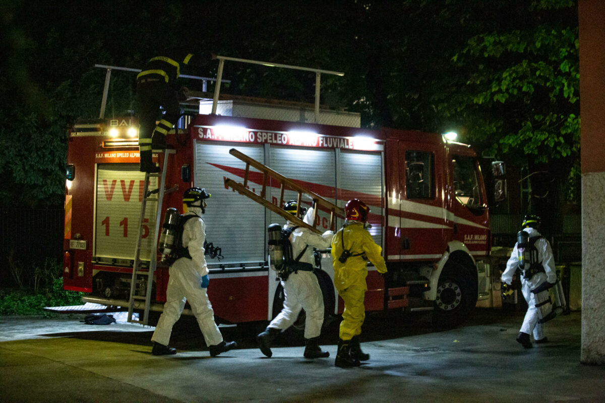 Piacenza, accende un fuoco in casa per scaldarsi: morto un 72enne d...