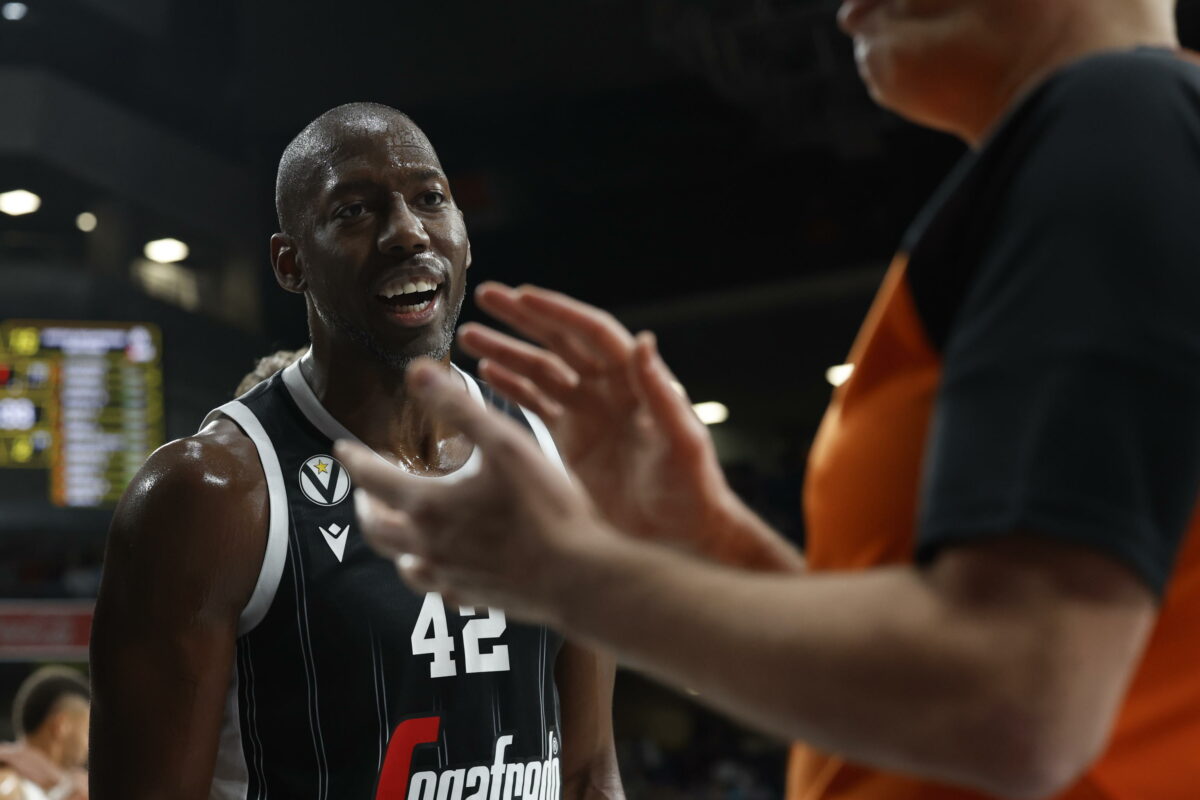 Basket, Serie A: la Virtus Bologna batte Brescia e vola in testa in solitaria