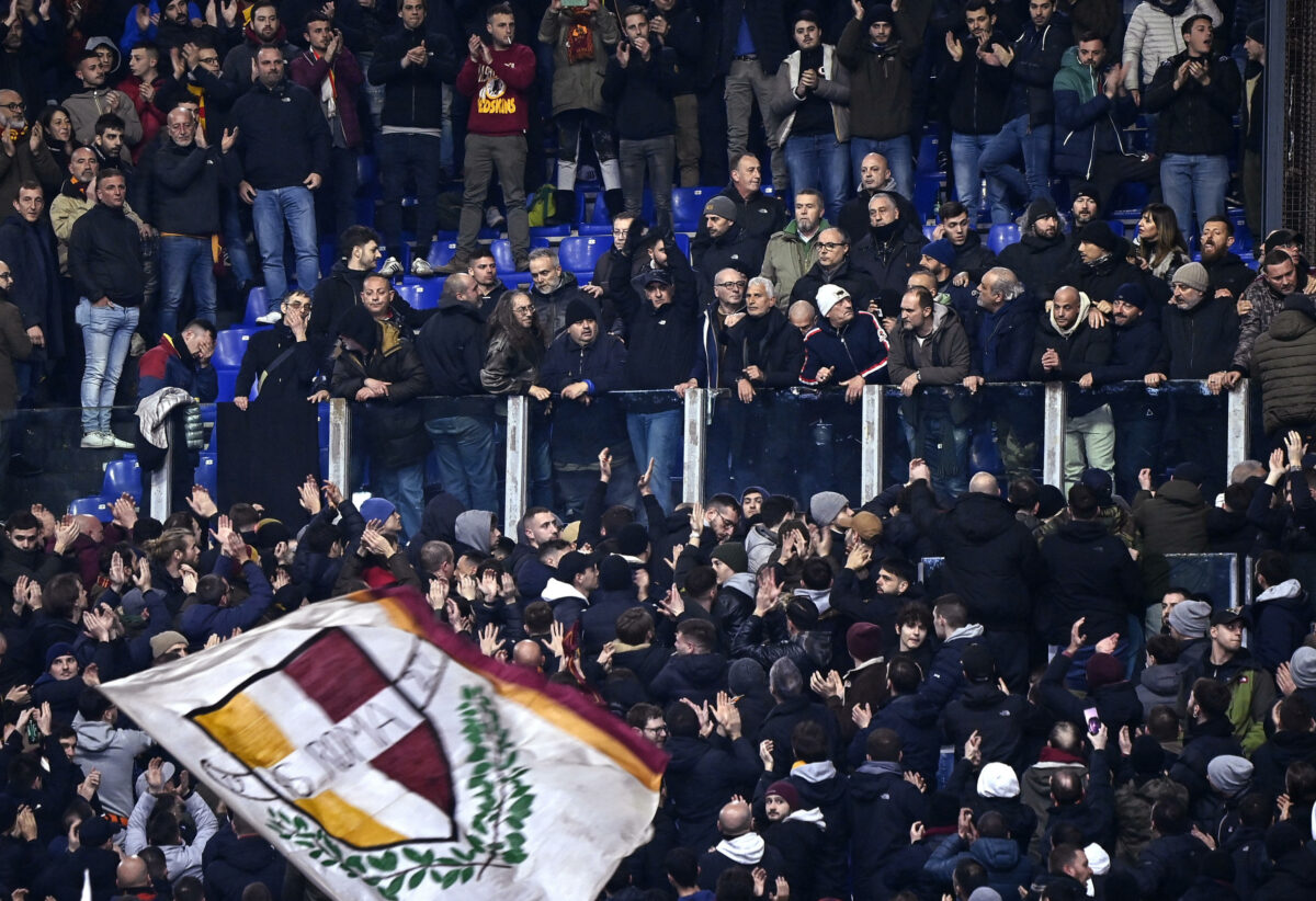 Roma, volevano rubare uno striscione ai tifosi della Stella Rossa: fermati 9 ultras giallorossi