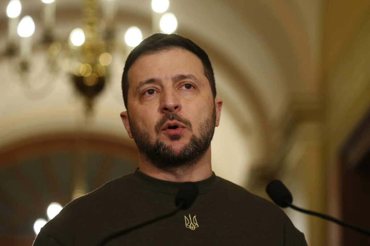 Ucraina, Zelensky e gli agguati dalla Russia: "Hanno cercato di uccidermi 5 o 6 volte"