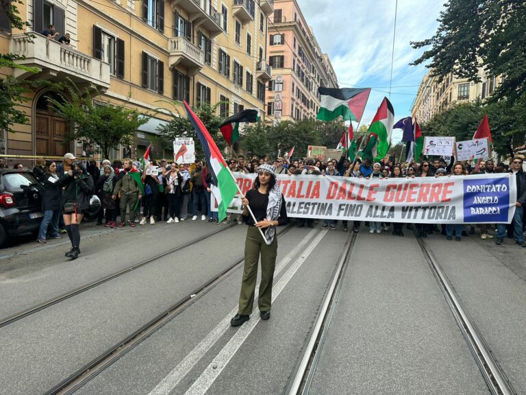 Manifestazione pro-Palestina a Roma, studenti e sindacati di base i...