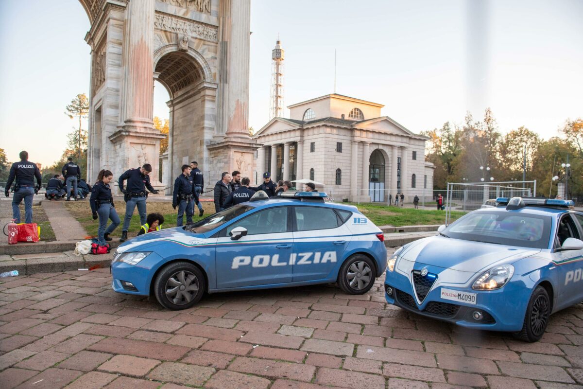 Milano, blitz Ultima Generazione: servirà un restauro