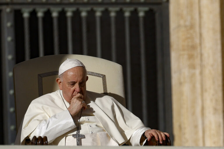 Papa Francesco al Forum sulla pace: "Nessuna guerra vale la vita di una persona"