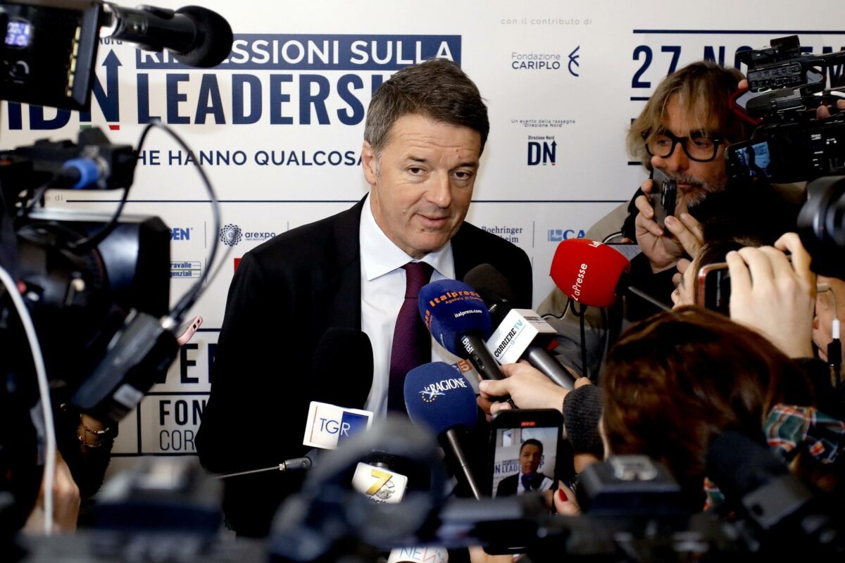 Renzi arriva in ritardo e punzecchia Lollobrigida: "Non ci hanno permesso fermata a richiesta…"