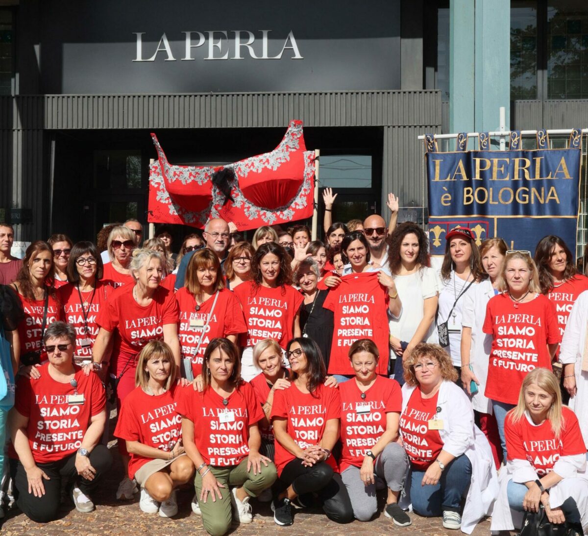 Vertenza La Perla, non accreditati gli stipendi di ottobre. Antonella, dipendente storica del marchio: "Ennesimo atto che ci lascia senza parole"