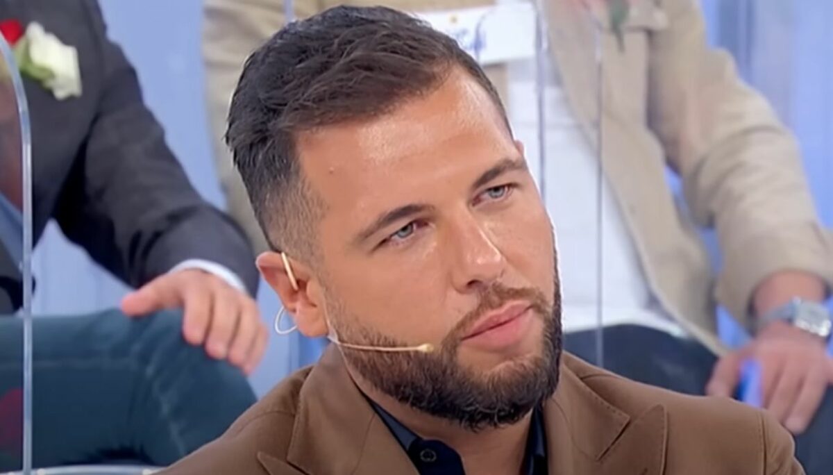 Anticipazioni Uomini e donne oggi 5 dicembre 2023: Alessandro Vicinanza torna in studio e litiga con Ida