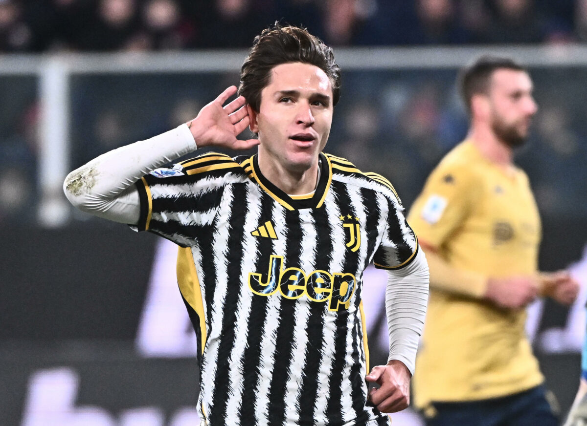 Federico Chiesa, proposta di matrimonio con anello: Lucia ha detto si all'attaccante della Juve a Venezia | Foto