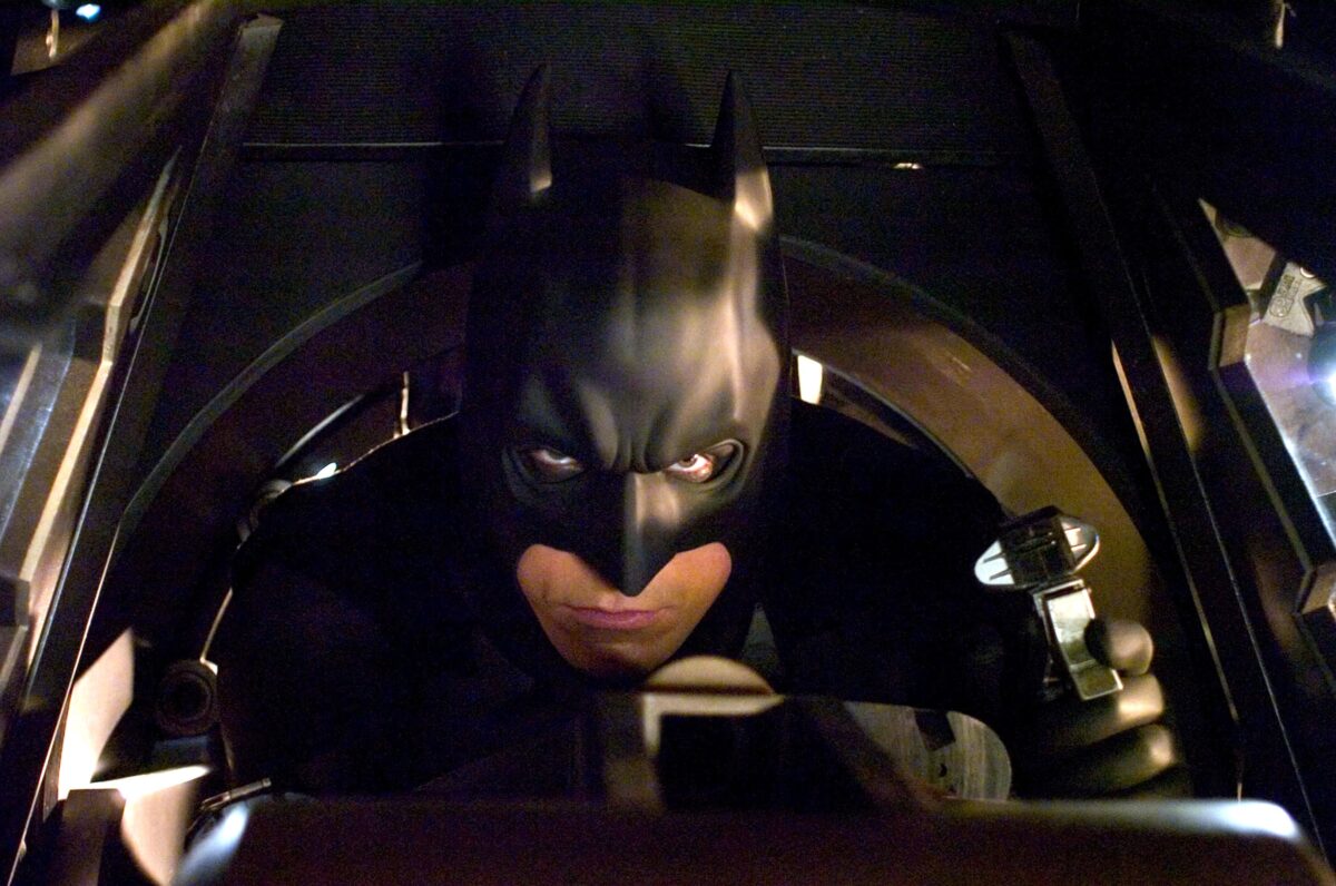 Come finisce "Batman Begins"?