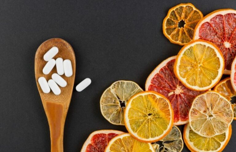 Gli integratori di vitamina C funzionano davvero contro il raffreddore? Ecco i dettagli e il dosaggio