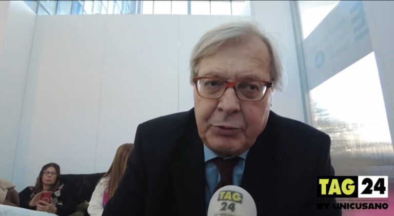 Vittorio Sgarbi intervista dopo la lezione su Michelangelo: “Ecco perché la violenza si sconfigge con l’educazione all’arte. Io un indipendente più che uno di destra” | Video