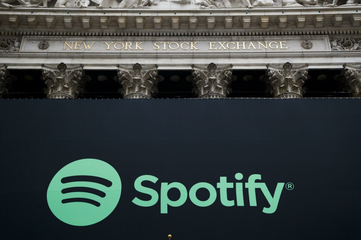 Spotify, taglio del 17% del personale: "Necessario ridimensionare i costi"