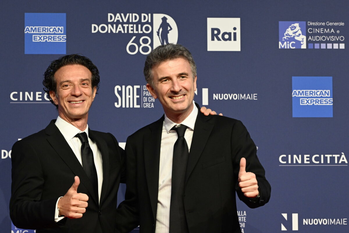 Santocielo, esce il 14 dicembre nelle sale il nuovo film di Ficarra e Picone: “E’ cambiato il nostro rapporto con la fede. Grazie a Paola Cortellesi, le sale sono di nuovo piene”