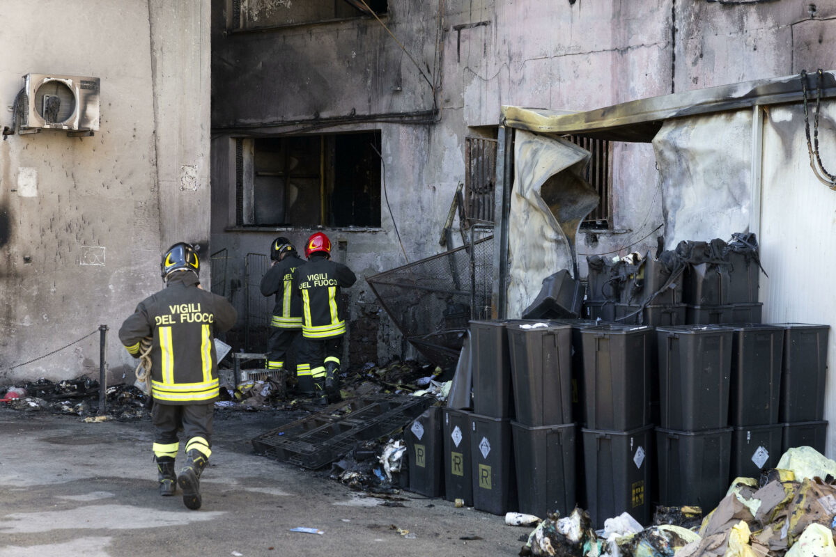 Incendio ospedale Tivoli, la rabbia dei familiari delle vittime: "I nostri cari sono morti per il blackout"