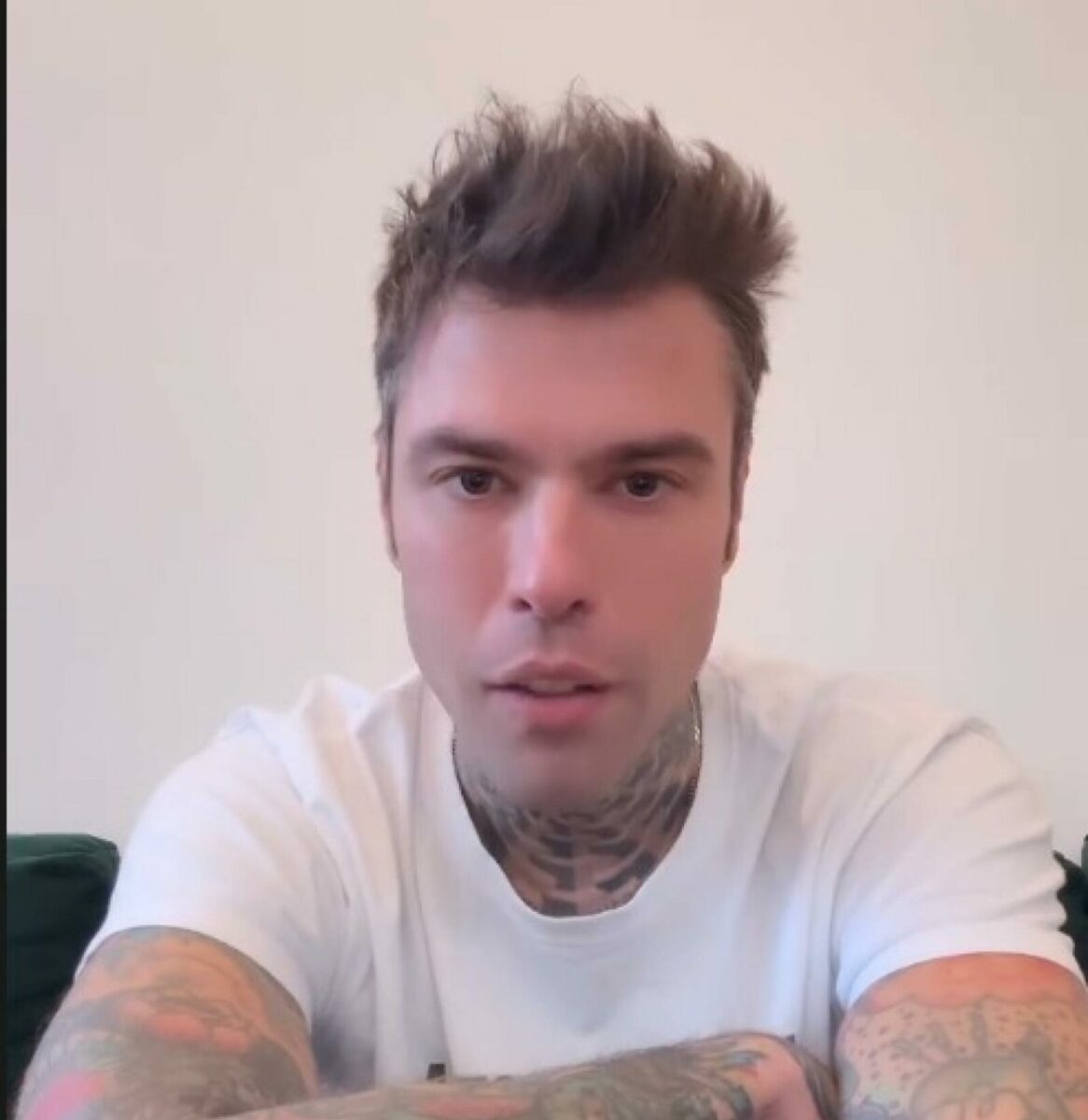 Hater chiede scusa a Fedez dopo il caso di Leone, il rapper reagisc...