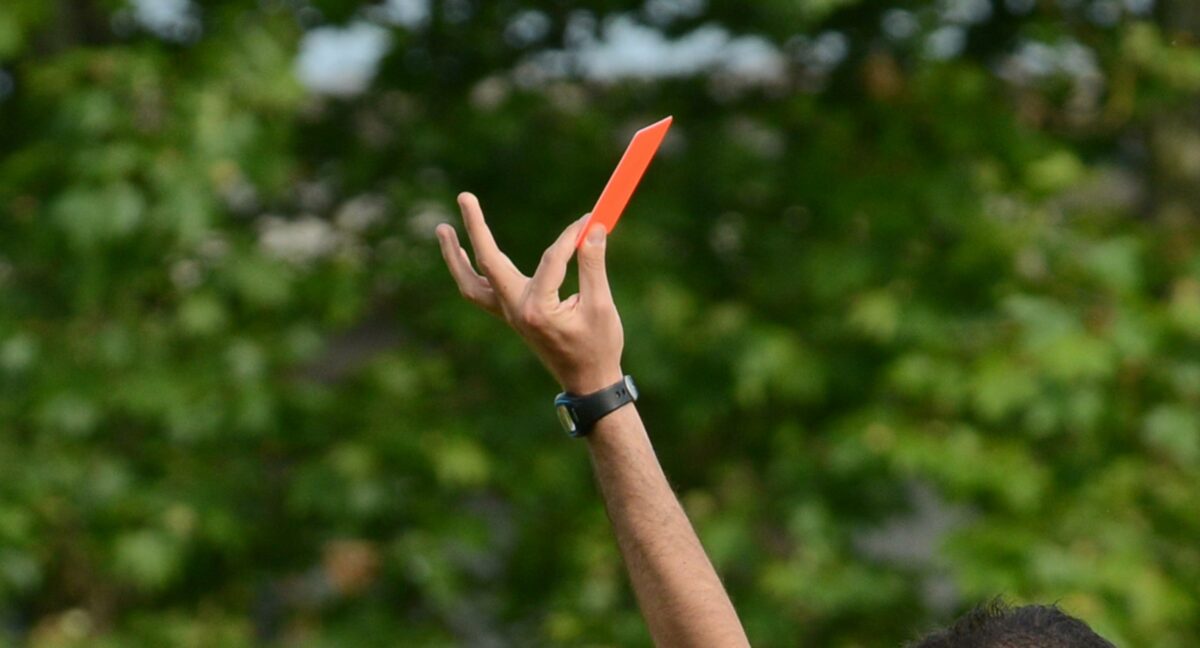 Venezia, insulti sessisti all'arbitro donna: 10 giornate di squalifica per il giocatore