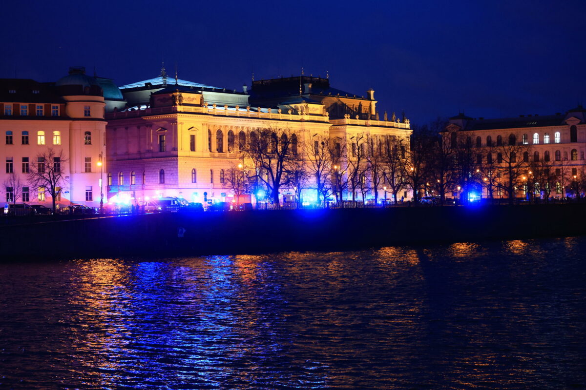 Strage di Praga, indetta raccolta fondi per le vittime della sparat...