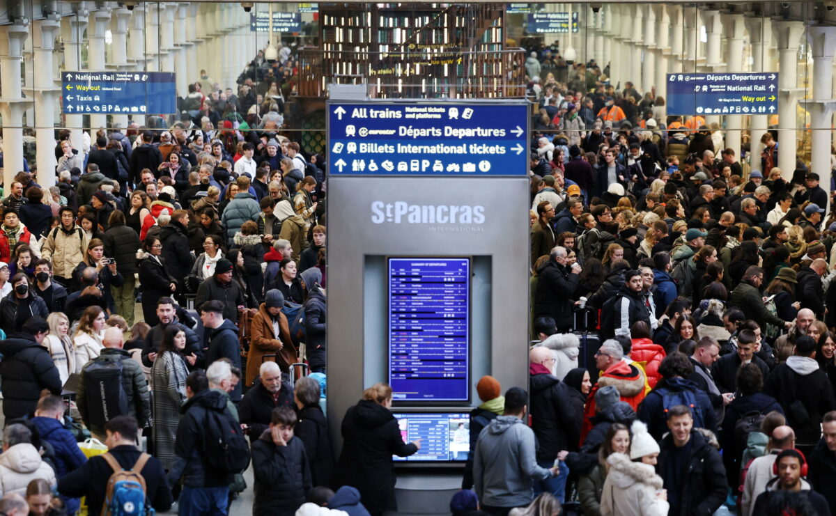 Eurostar, riprende la circolazione dei treni da Londra: il primo treno è partito alle ore 9 italiane