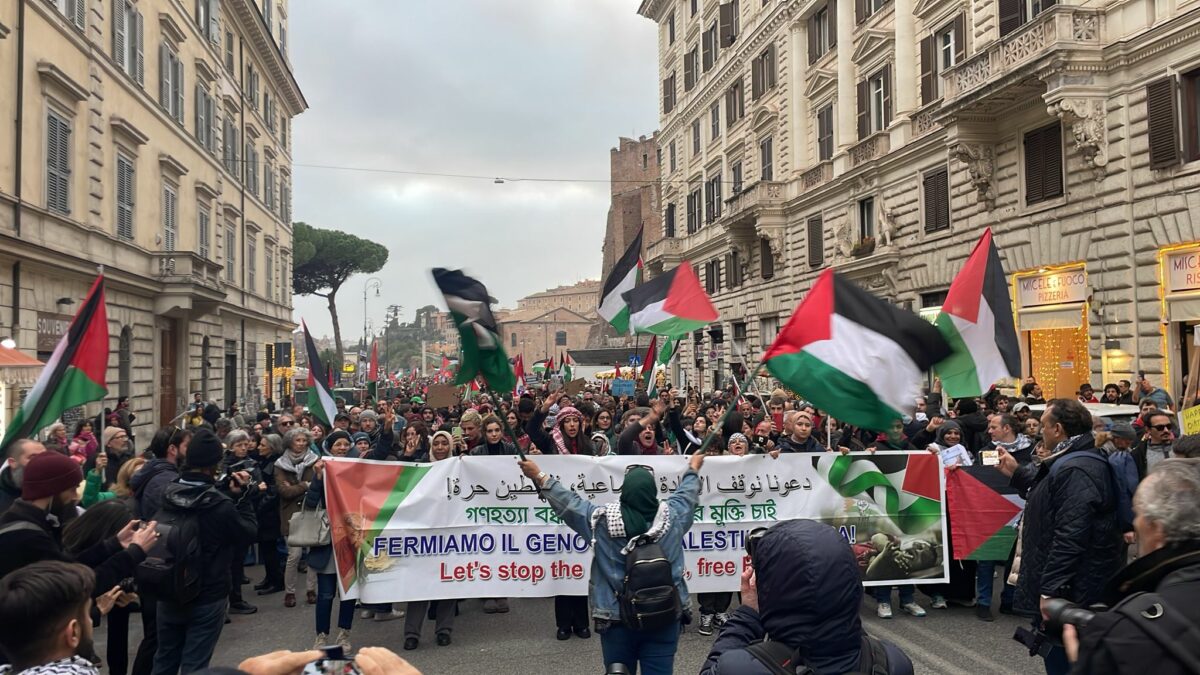 Manifestazione Palestina 2023, Maya Issa (Movimento studenti palestinesi) e Yousef Salman (Comunità palestinese): "Italia complice di ciò che sta avvenendo a Gaza"| VIDEO