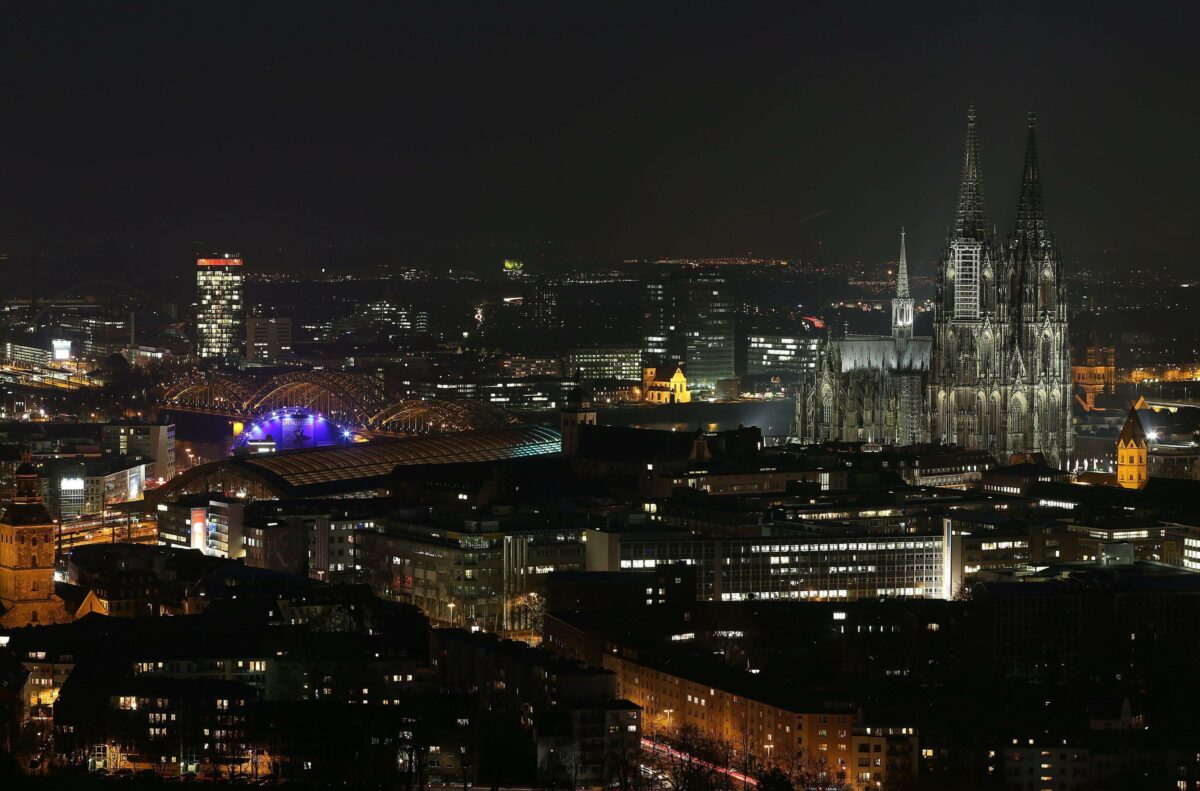 Germania, pianificavano un attentato nella cattedrale di Colonia: tre arresti