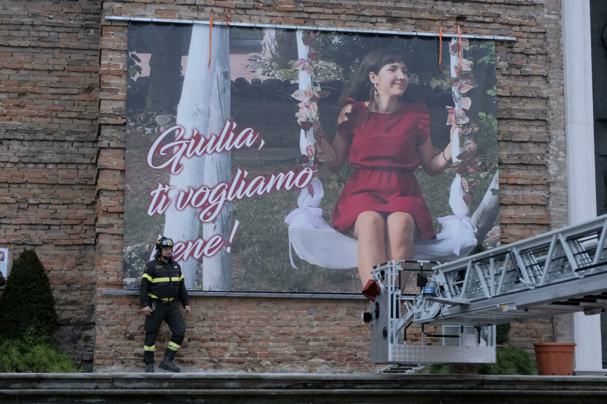 Funerali di Giulia Cecchettin, l'ultimo saluto alla giovane nella B...