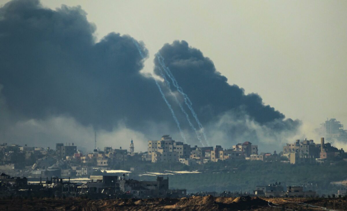 Guerra Israele-Hamas, continuano i bombardamenti sulla Striscia di ...