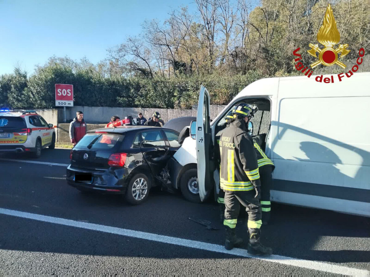 Roma, tragico incidente sul GRA, maxi tamponamento tra sei veicoli:...