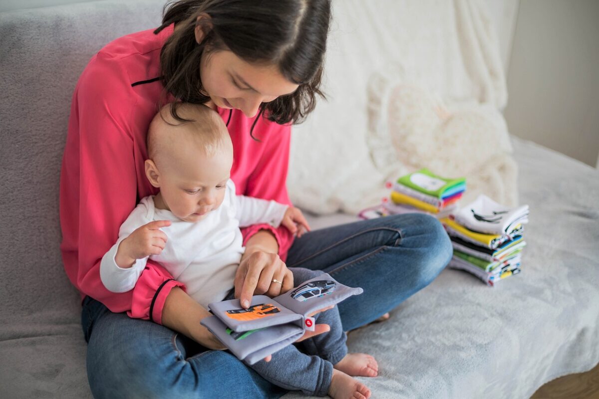 Mamme lavoratrici, in 44mila si dimettono: per il 63% conciliare famiglia e impiego è un punto critico