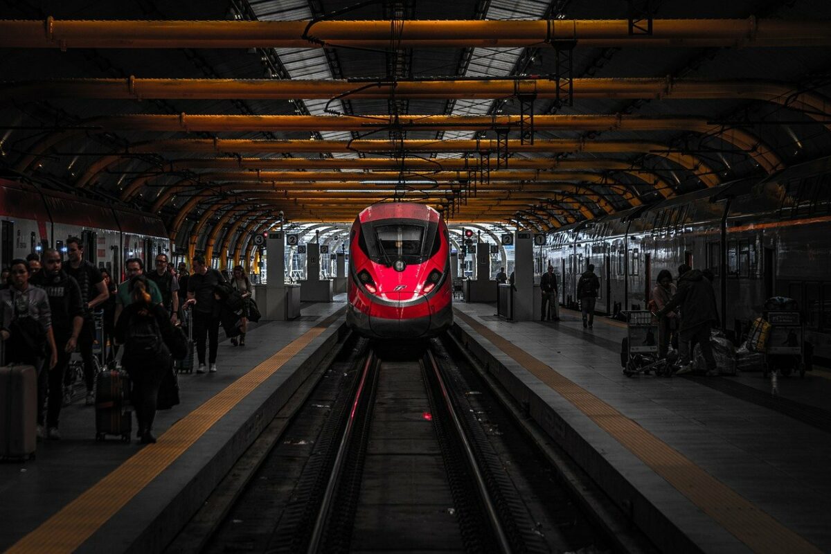 Londra, Eurostar cancella tutti i treni a causa dell'allagamento di un tunnel