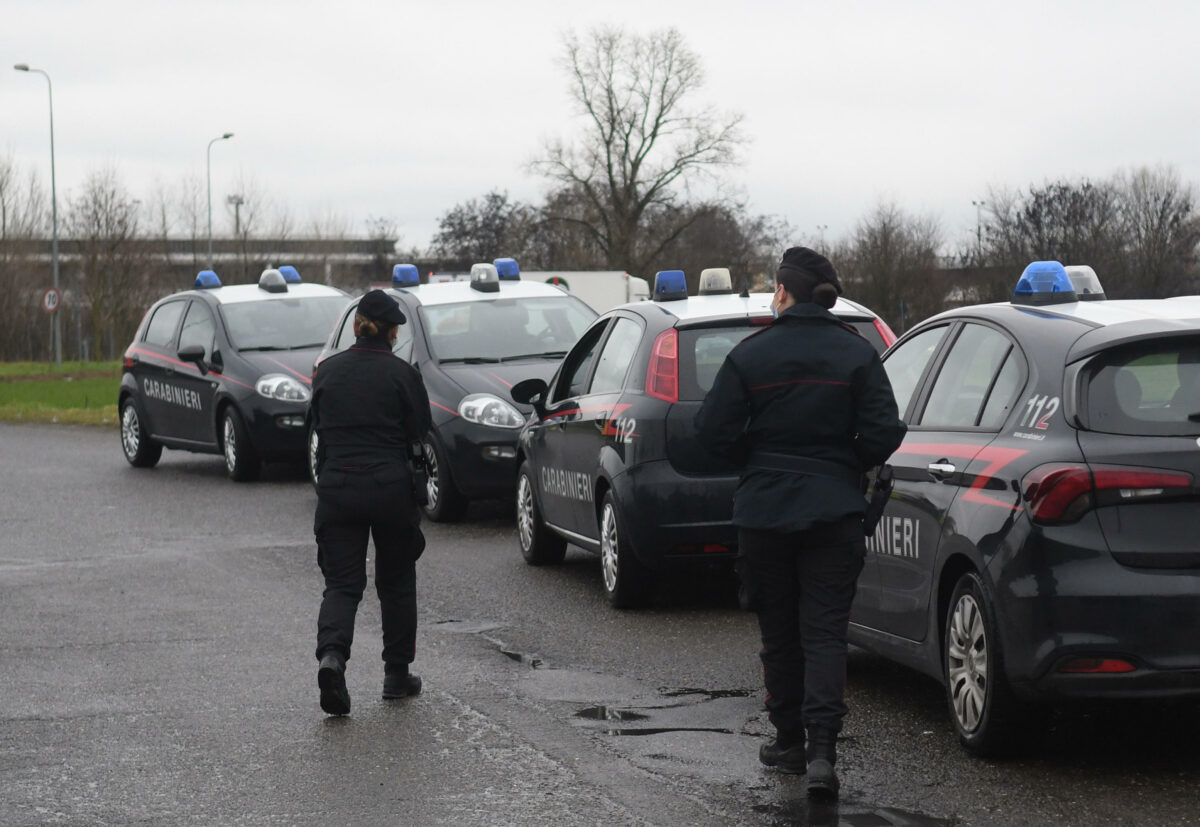 Rozzano, preso a martellate fuori dalla discoteca: 39enne in condizioni gravi