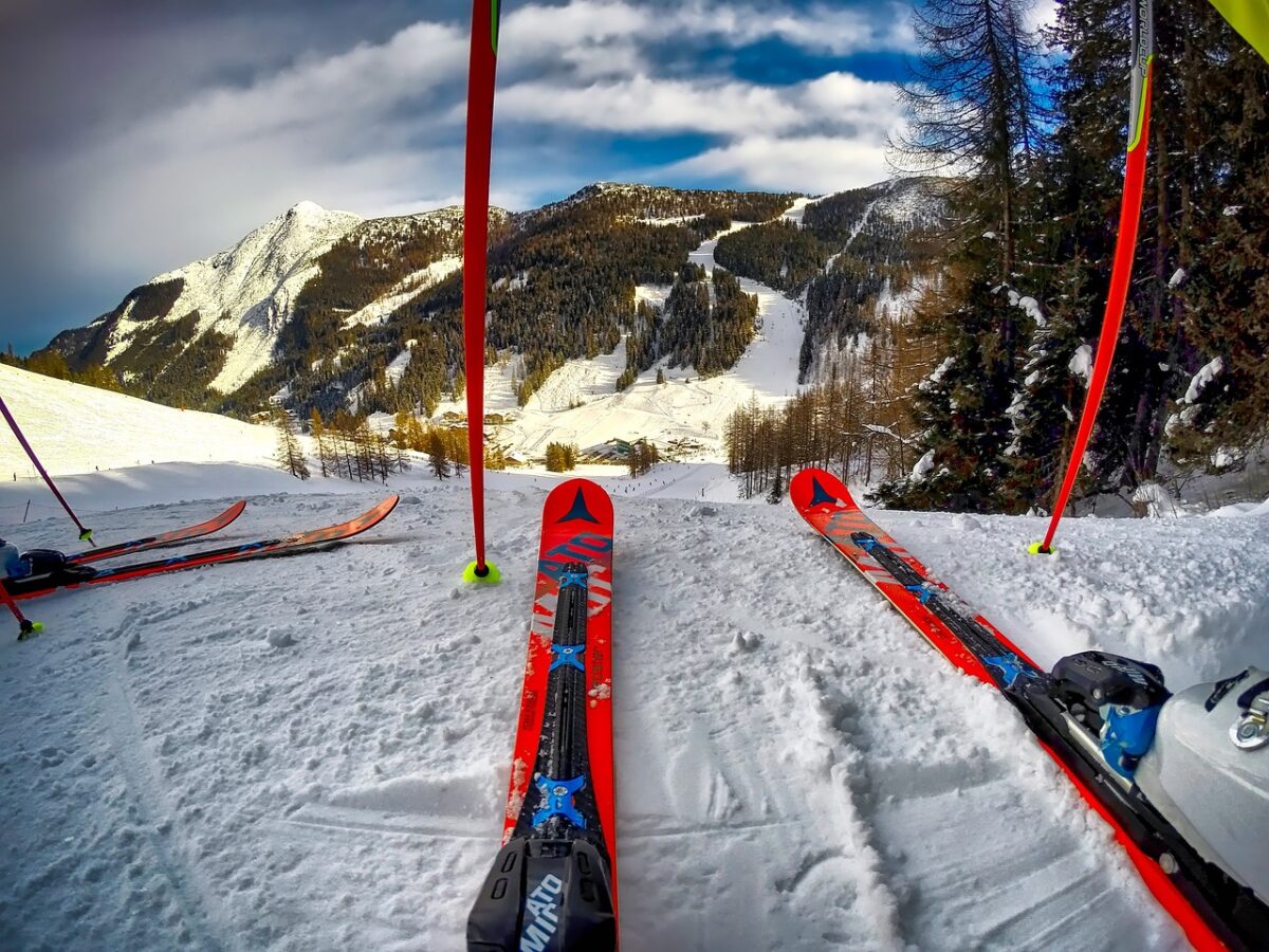 Cos'è splitboard, la nuova tecnica che spopola tra gli sciatori